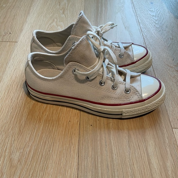 White low top Chuck Taylor Converse - Picture 2 of 6